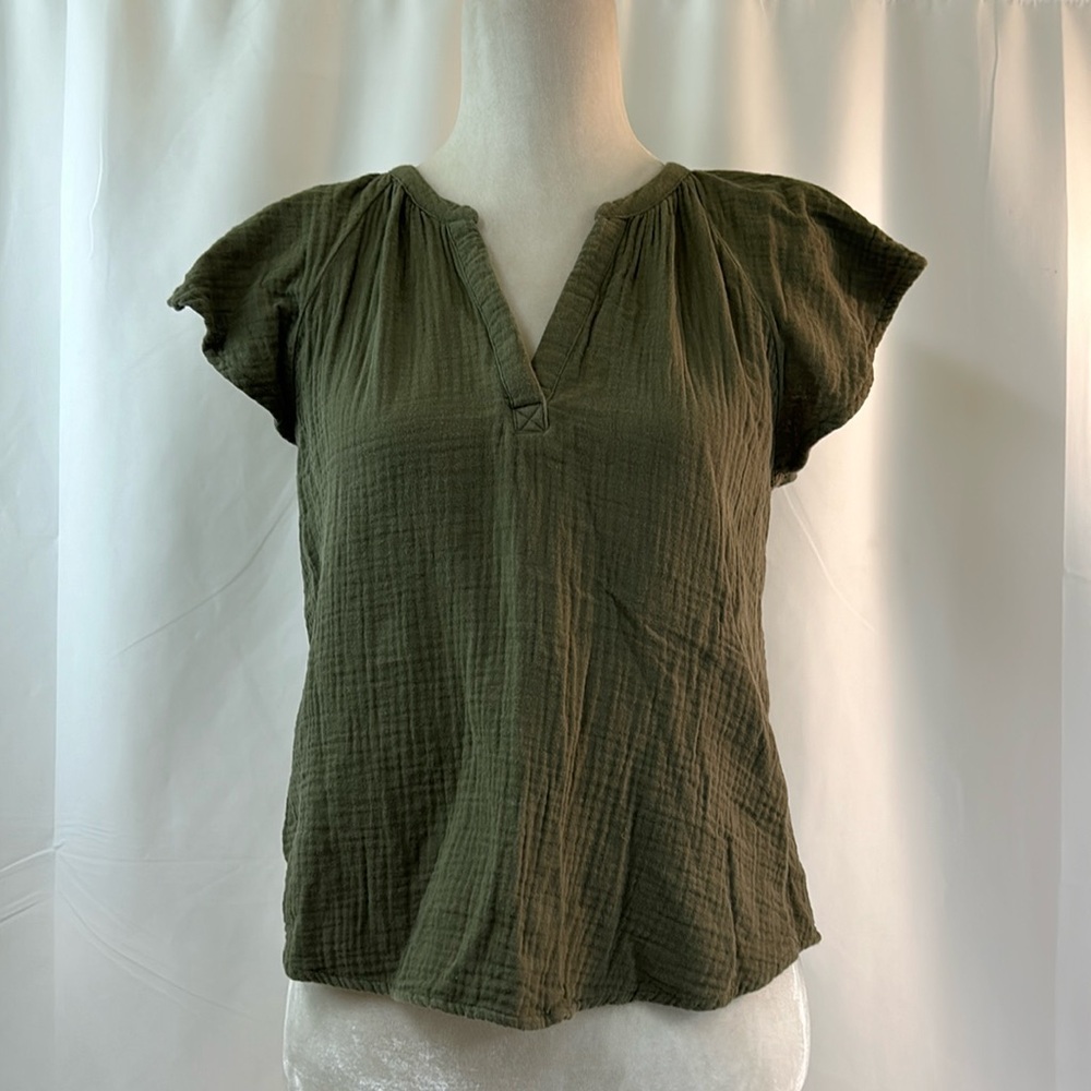 Universal Thread Olive Green Gauze Flutter Sleeves Blouse Size XSMALL